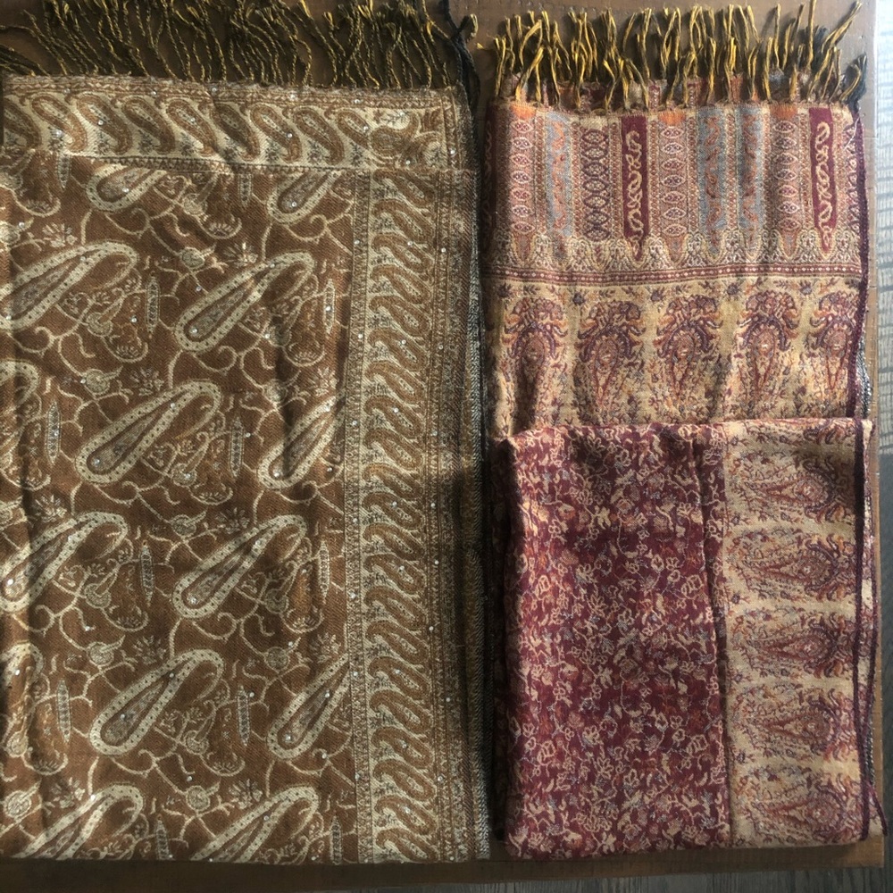 Women Scarves Or Stoles